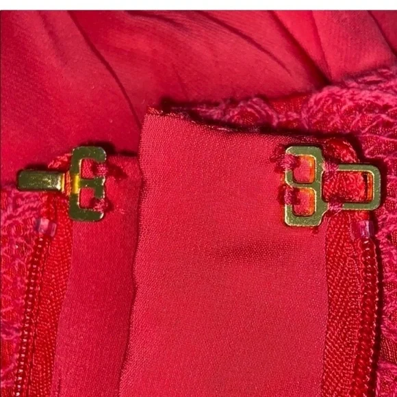 Tory Burch Cameron Scalloped Hem Lace
Sheath Dress - Size 6 - Picture 5 of 8